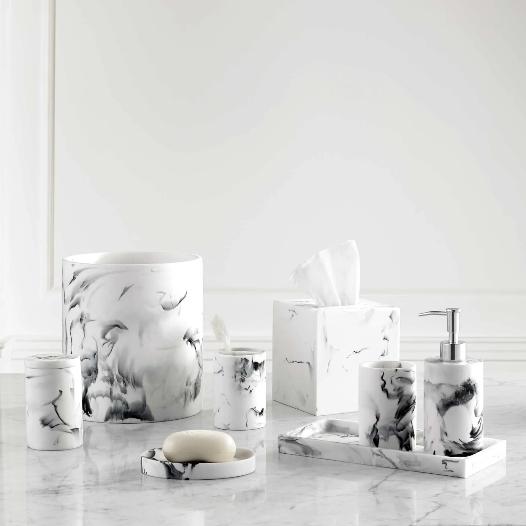 Arabesco Bath Accessories