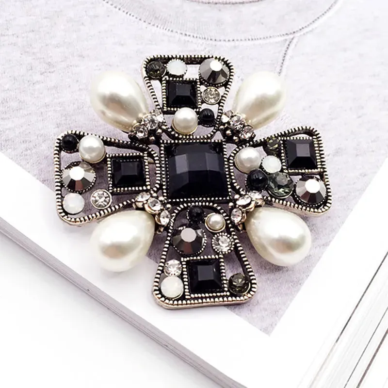 Ece Embroidery Brooch Pin
