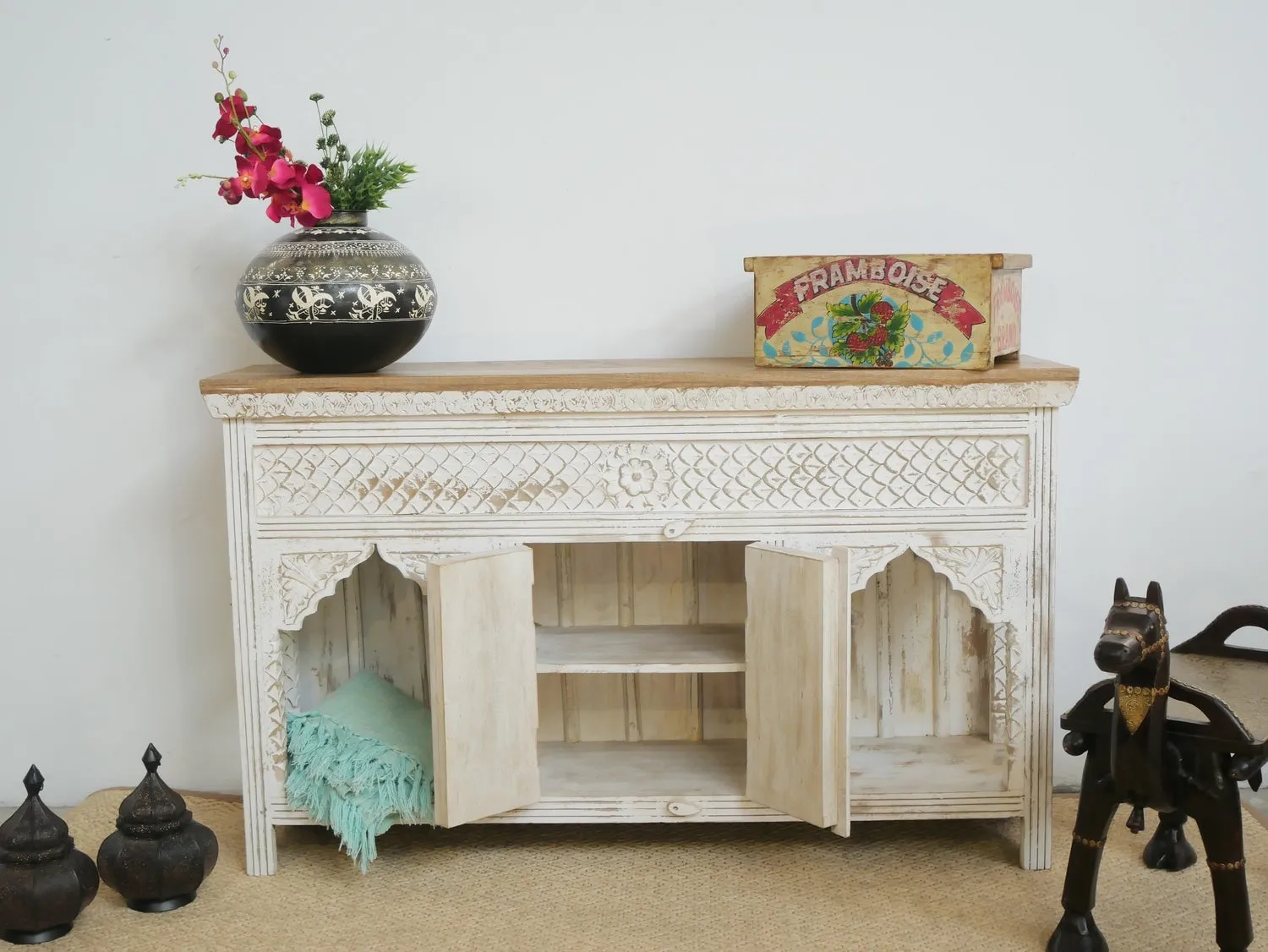 Kalah Hand Carved Solid Wooden Sideboard Buffet White 150x90x40cm KLA0161