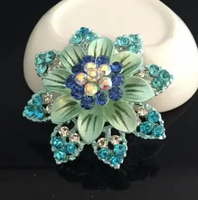 Malin Lace Brooch Pin