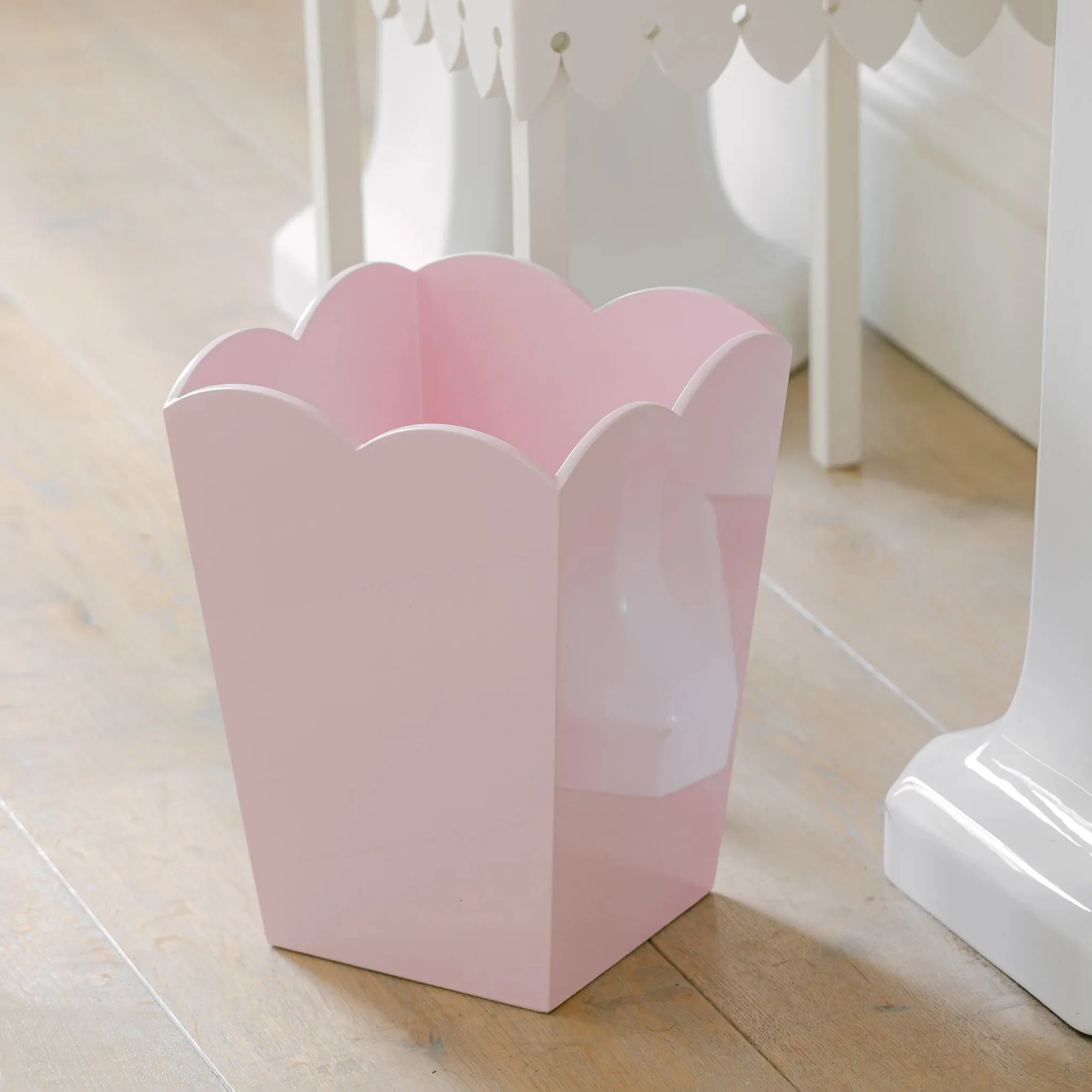 Scallop Bin Pink