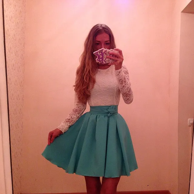 Scoop Long Sleeves Lace Patchwork Flared Pleated Short Dress