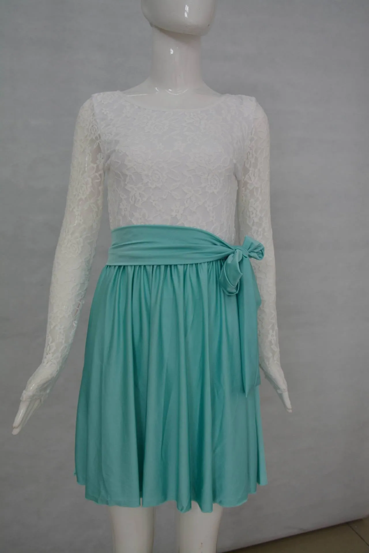 Scoop Long Sleeves Lace Patchwork Flared Pleated Short Dress